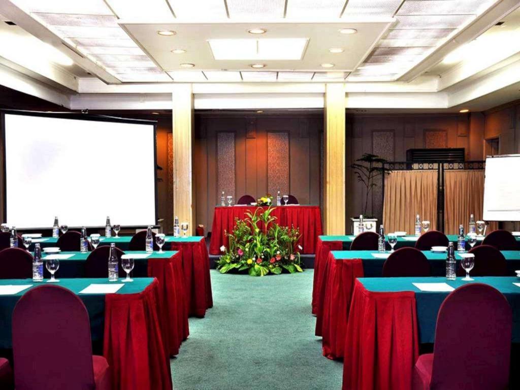 Kartika Chandra Hotel Jakarta Ngoại thất bức ảnh