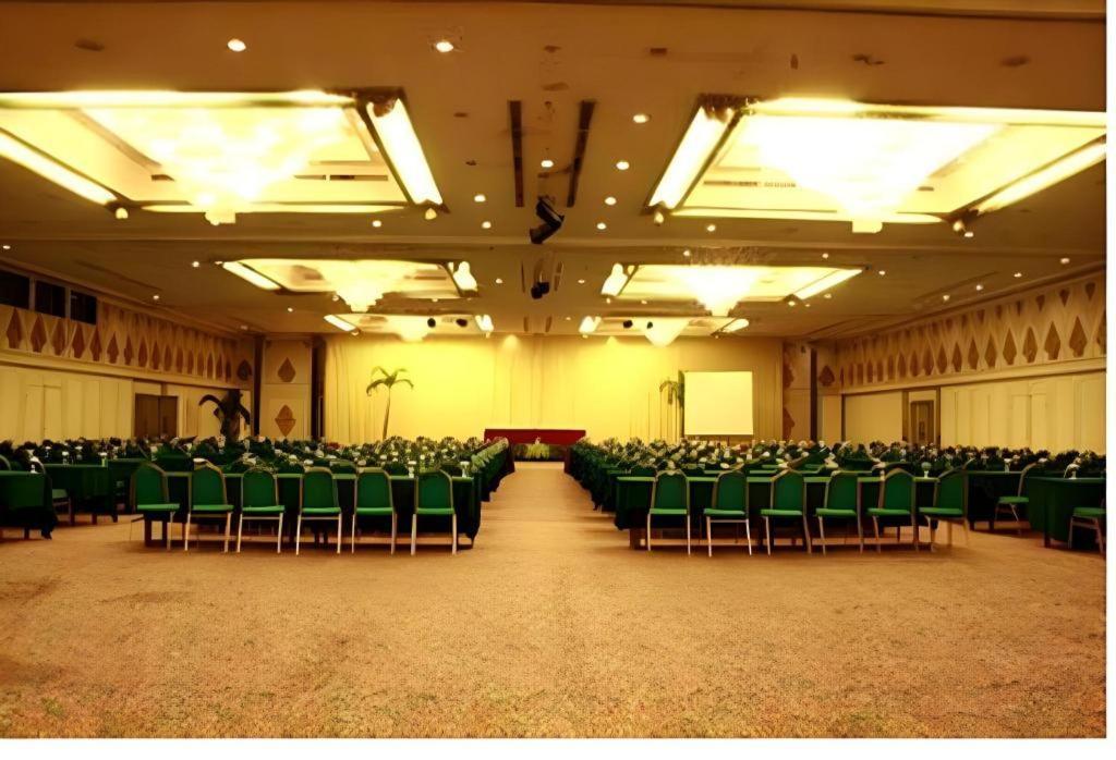 Kartika Chandra Hotel Jakarta Ngoại thất bức ảnh