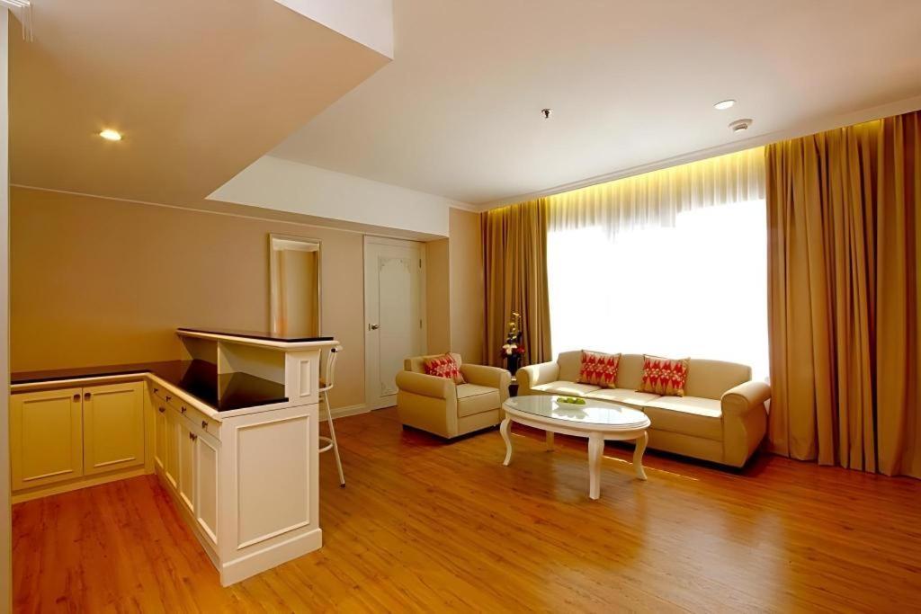 Kartika Chandra Hotel Jakarta Ngoại thất bức ảnh