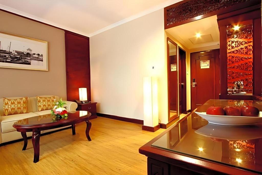 Kartika Chandra Hotel Jakarta Ngoại thất bức ảnh