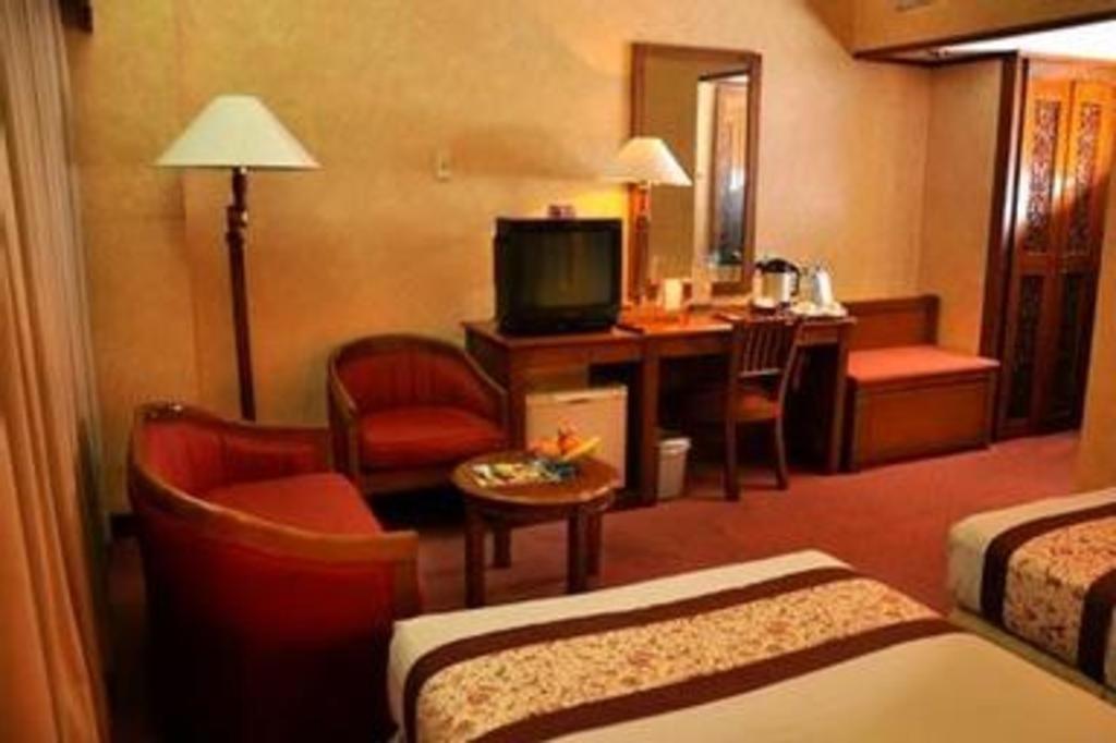 Kartika Chandra Hotel Jakarta Ngoại thất bức ảnh