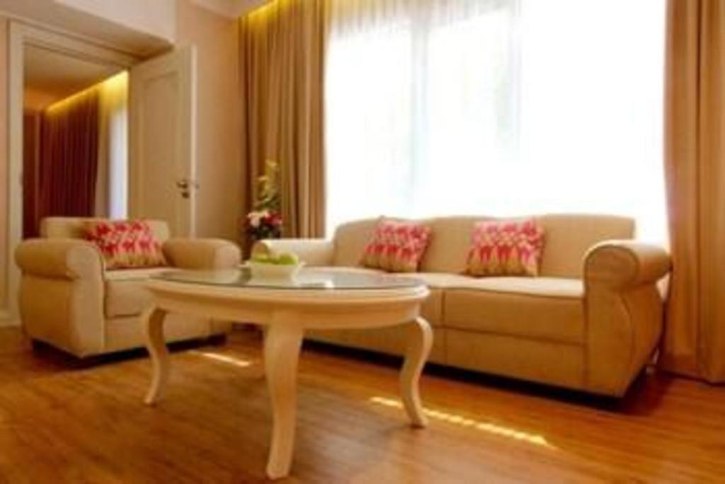 Kartika Chandra Hotel Jakarta Ngoại thất bức ảnh