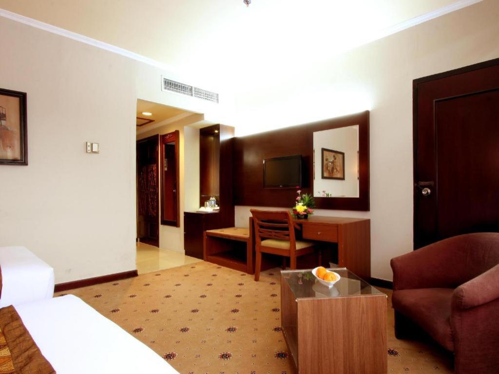 Kartika Chandra Hotel Jakarta Ngoại thất bức ảnh