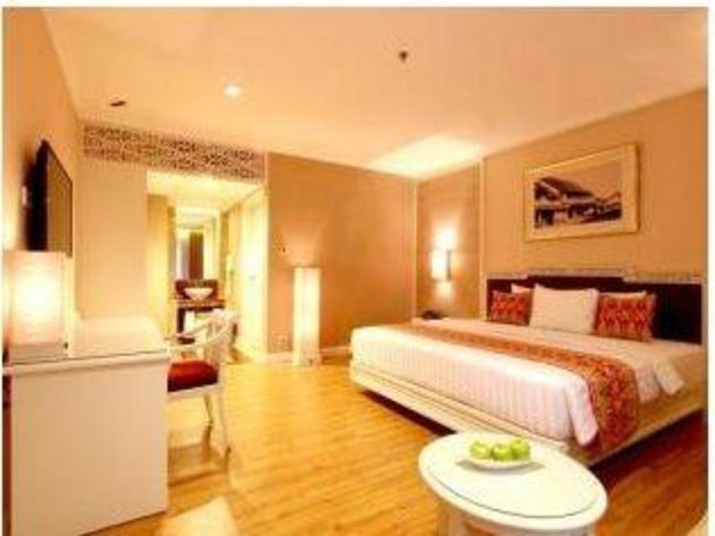 Kartika Chandra Hotel Jakarta Ngoại thất bức ảnh
