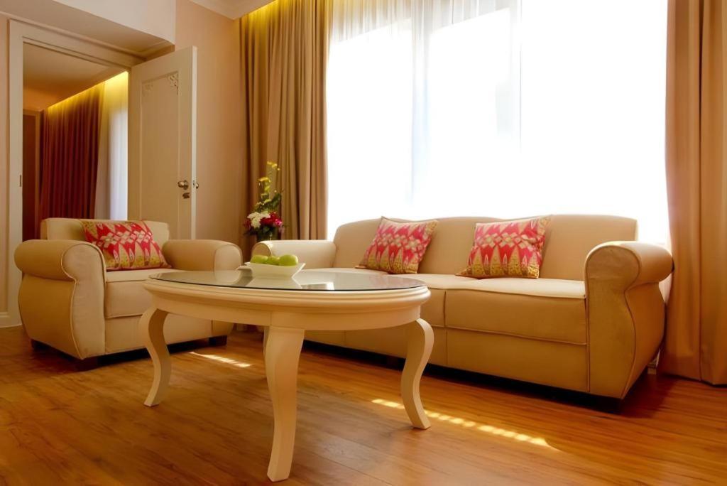 Kartika Chandra Hotel Jakarta Ngoại thất bức ảnh